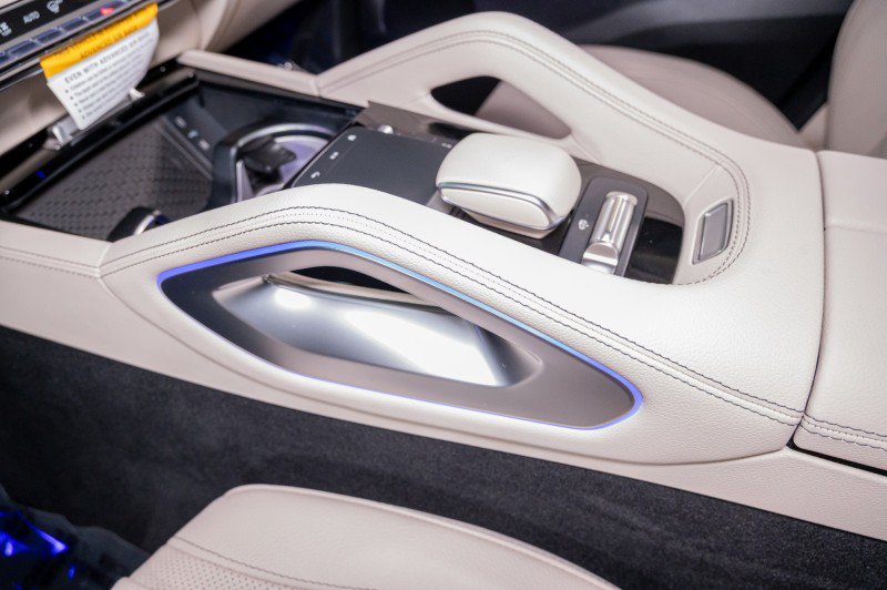 New 2026 Mercedes-Benz GLS 580 4MATIC image 19