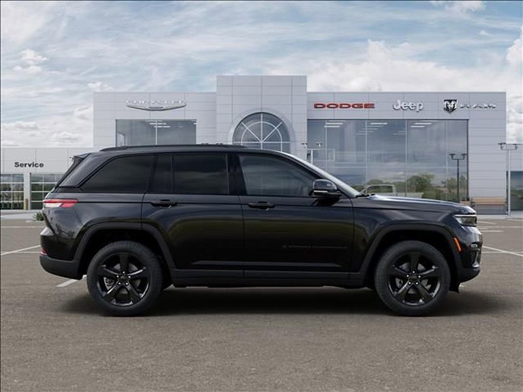 New 2025 Jeep Grand Cherokee Limited w/ Black Appearance Package AWD/4WD image 21