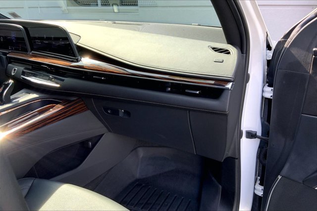 Used 2022 Cadillac Escalade Luxury AWD/4WD image 16