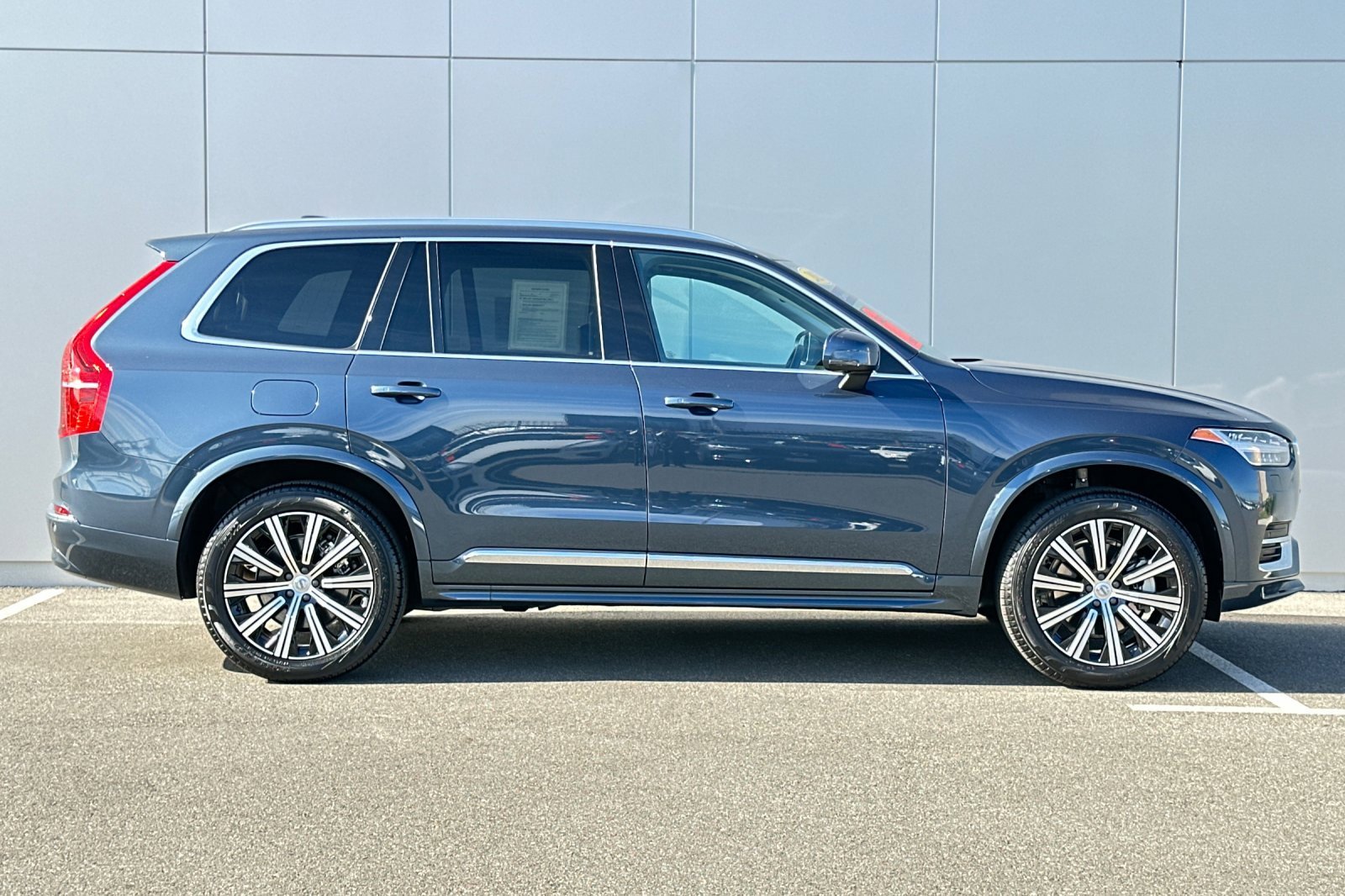 Certified 2025 Volvo XC90 B5 Core w/ Protection Package Premier image 6