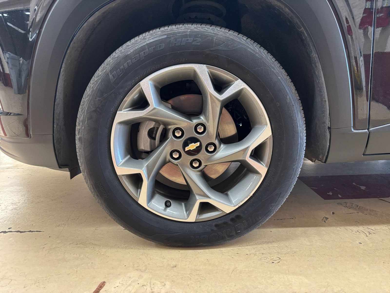 Used 2025 Chevrolet Trax LT FWD image 28