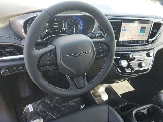 New 2026 Chrysler Pacifica Select w/ S Appearance Package FWD image 19