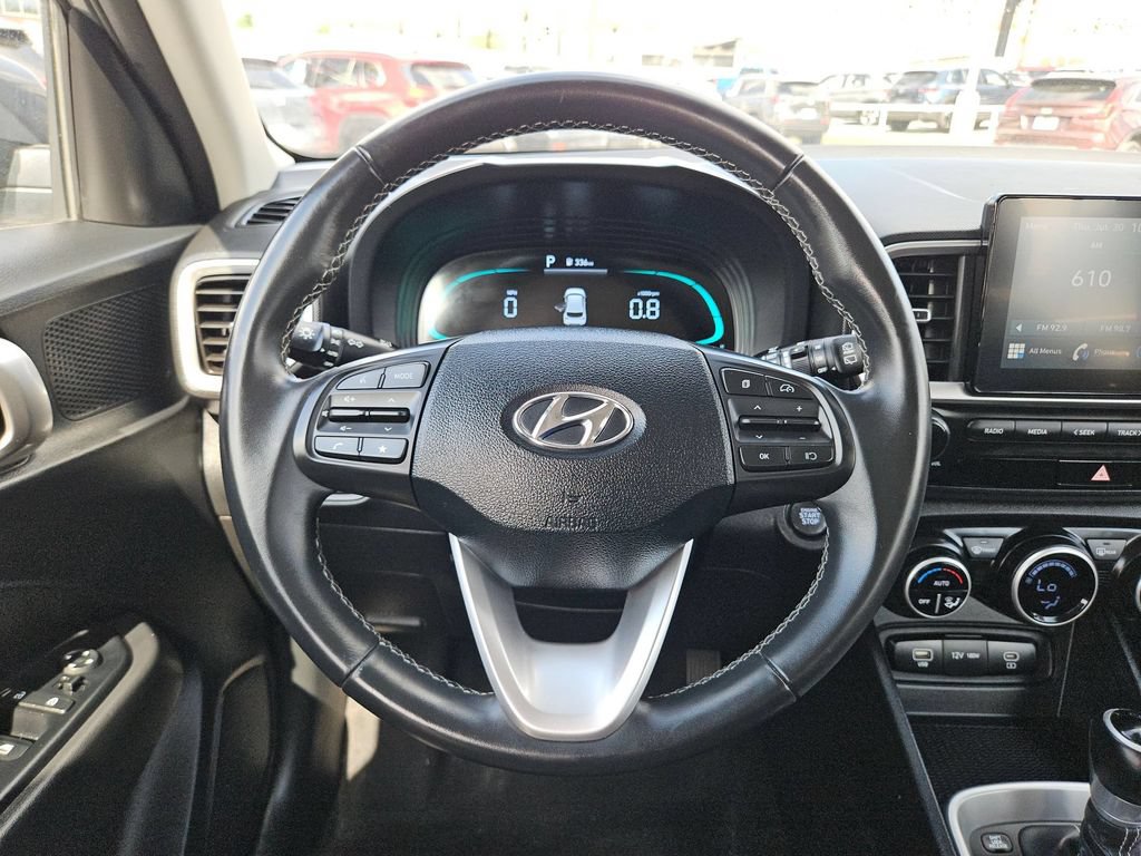 Used 2025 Hyundai Venue SEL FWD image 22