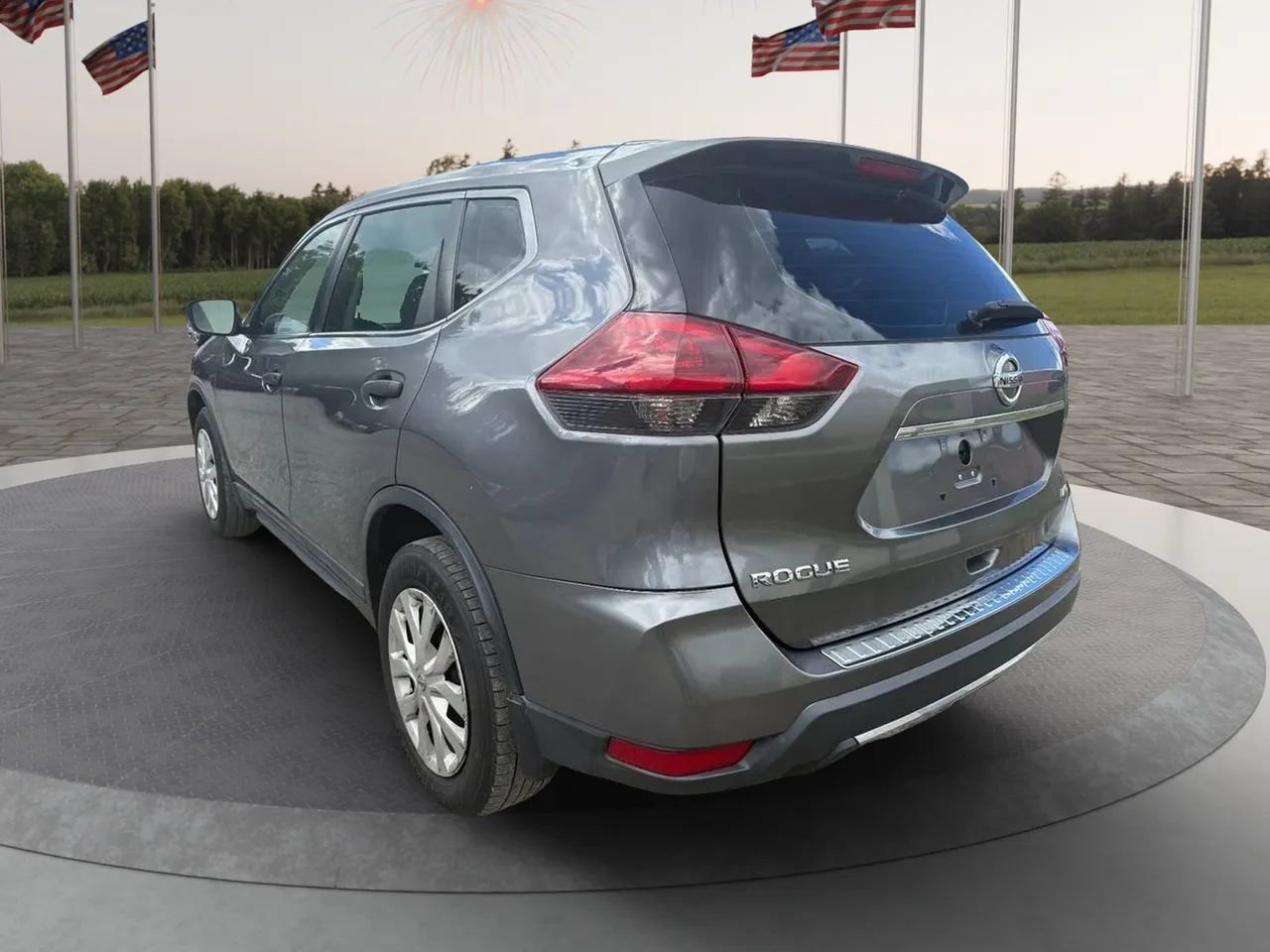 Used 2018 Nissan Rogue S AWD/4WD image 3