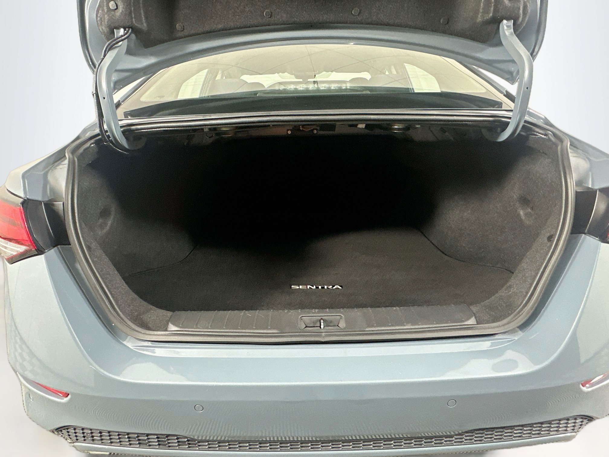 Used 2025 Nissan Sentra SV FWD image 27