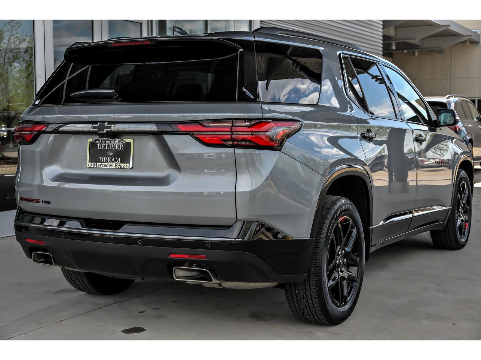 Used 2023 Chevrolet Traverse Premier w/ Redline Edition AWD/4WD image 8