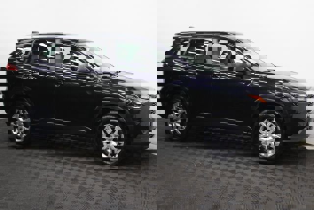 Used 2023 Toyota Corolla Cross L image 3