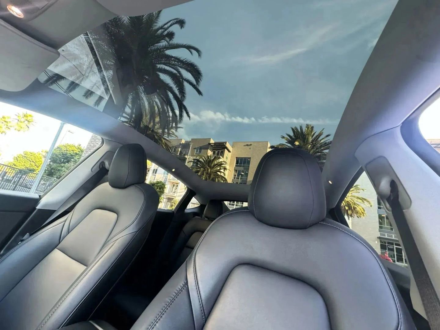 Used 2021 Tesla Model Y Long Range image 9