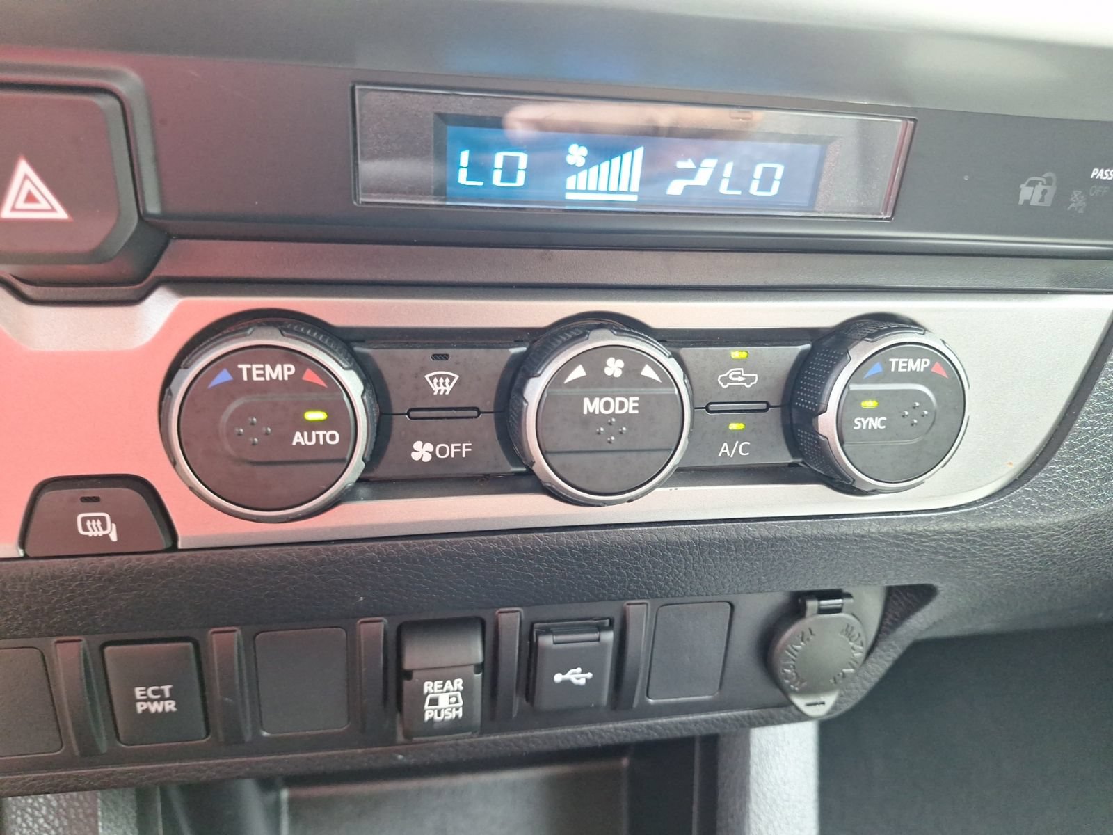 Used 2023 Toyota Tacoma SR5 RWD image 27