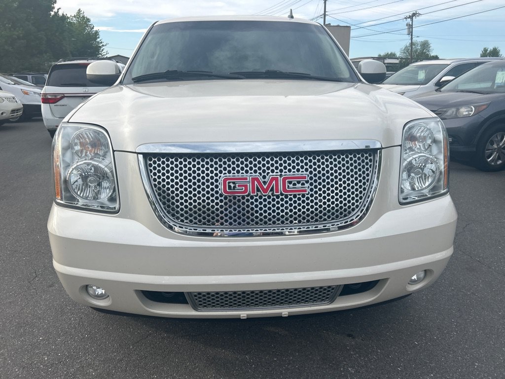 Used 2014 GMC Yukon Denali AWD/4WD image 2