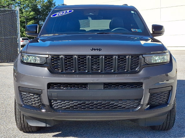 Used 2025 Jeep Grand Cherokee L Altitude AWD/4WD image 5