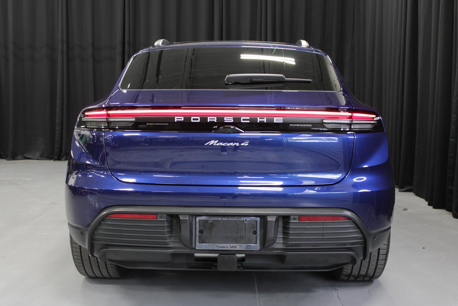 Certified 2024 Porsche Macan 4 Electric image 6