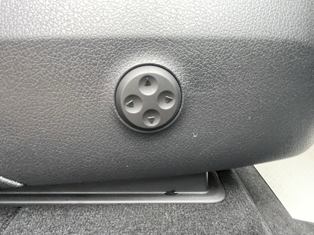 Used 2026 Mercedes-Benz GLC 300 4MATIC image 13