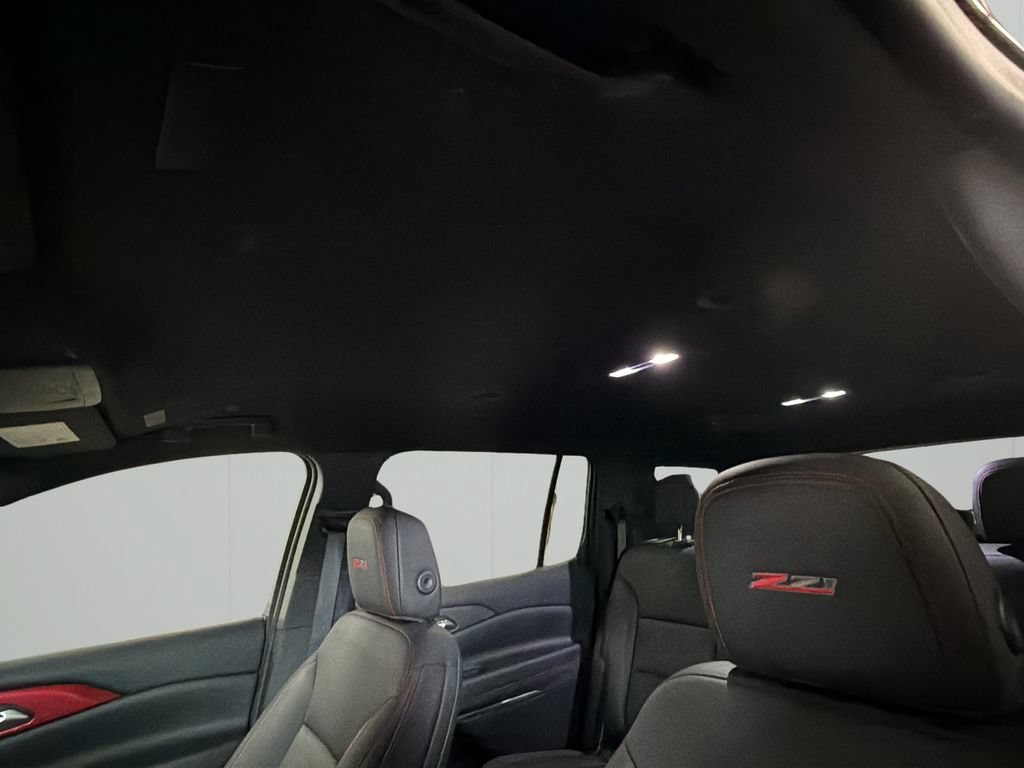 Used 2025 Chevrolet Traverse Z71 AWD/4WD image 14