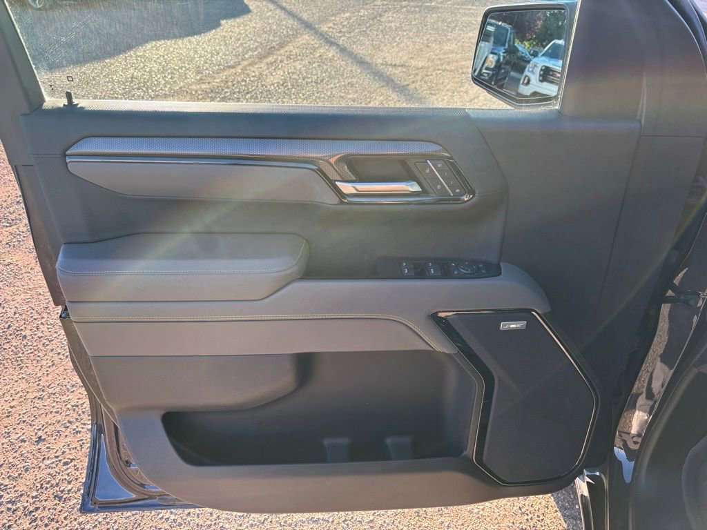 Used 2022 Chevrolet Silverado 1500 ZR2 w/ Technology Package image 13