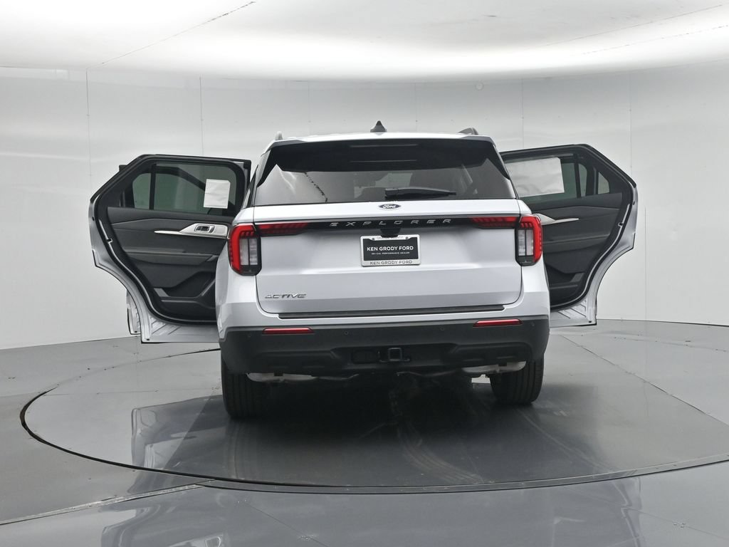 New 2026 Ford Explorer Active RWD image 34