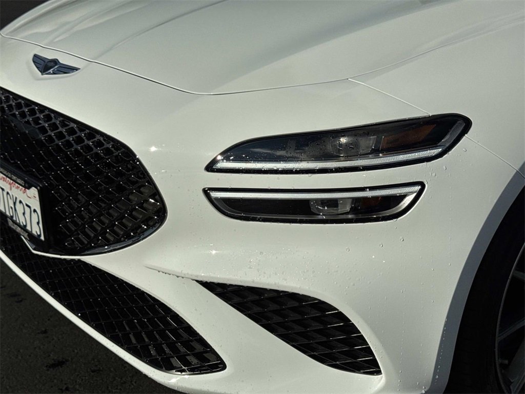 Used 2025 Genesis G70 2.5T image 23