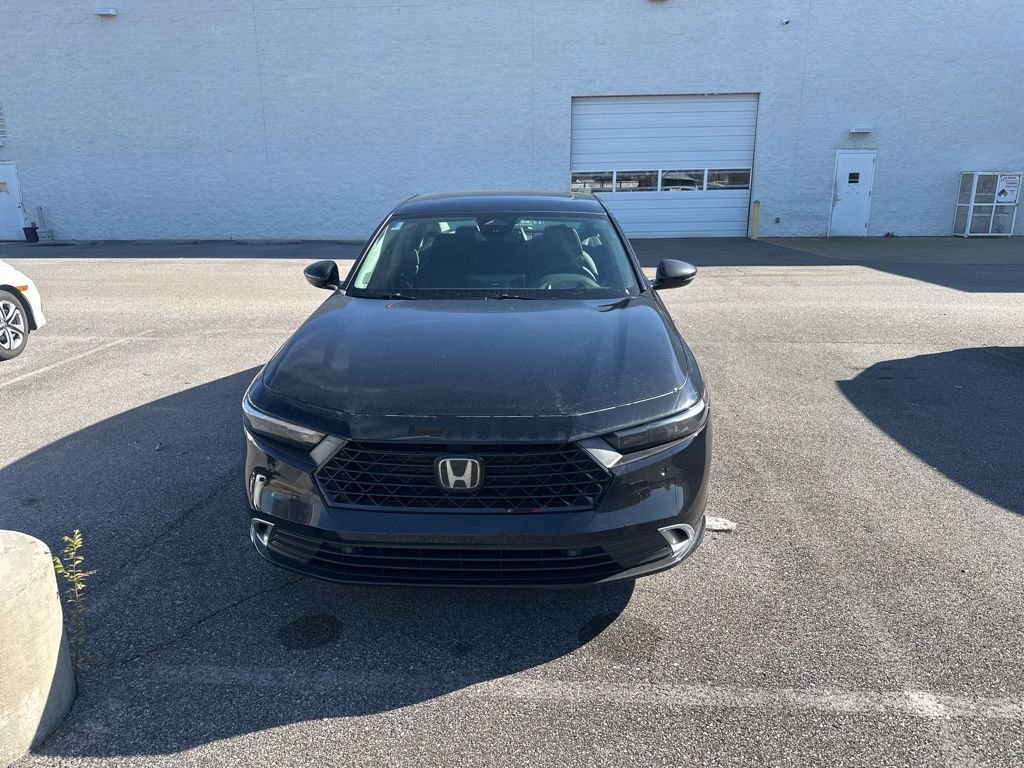 Used 2025 Honda Accord Touring image 2