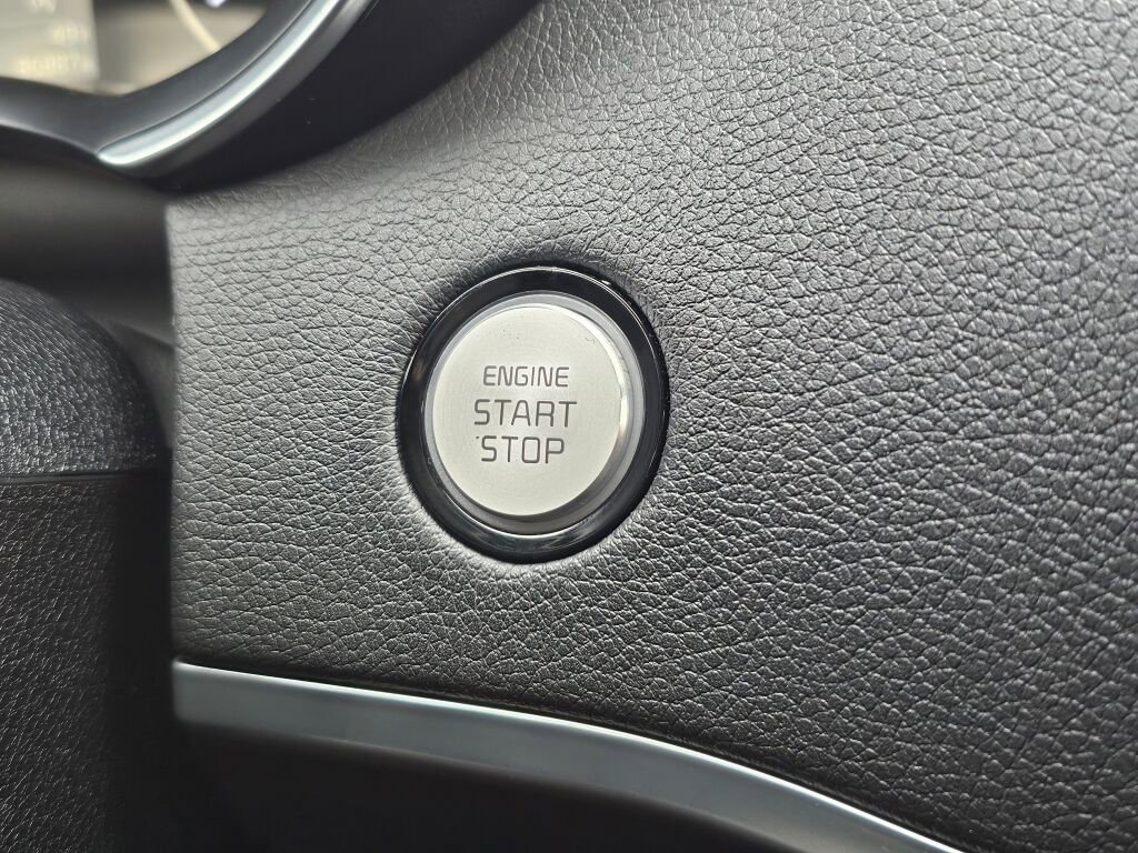 Used 2022 Kia Stinger GT-Line image 36