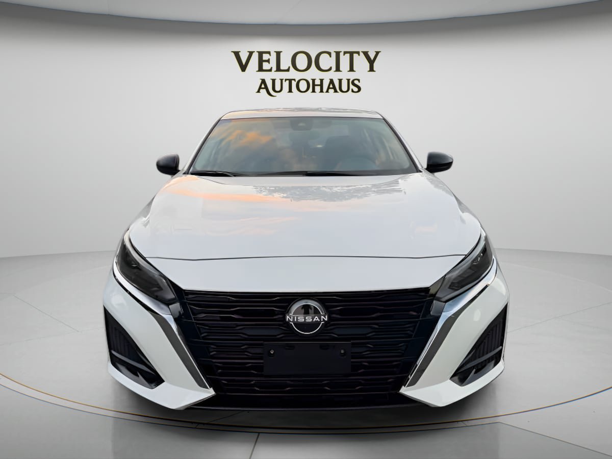 Used 2026 Nissan Altima 2.5 SV FWD image 2