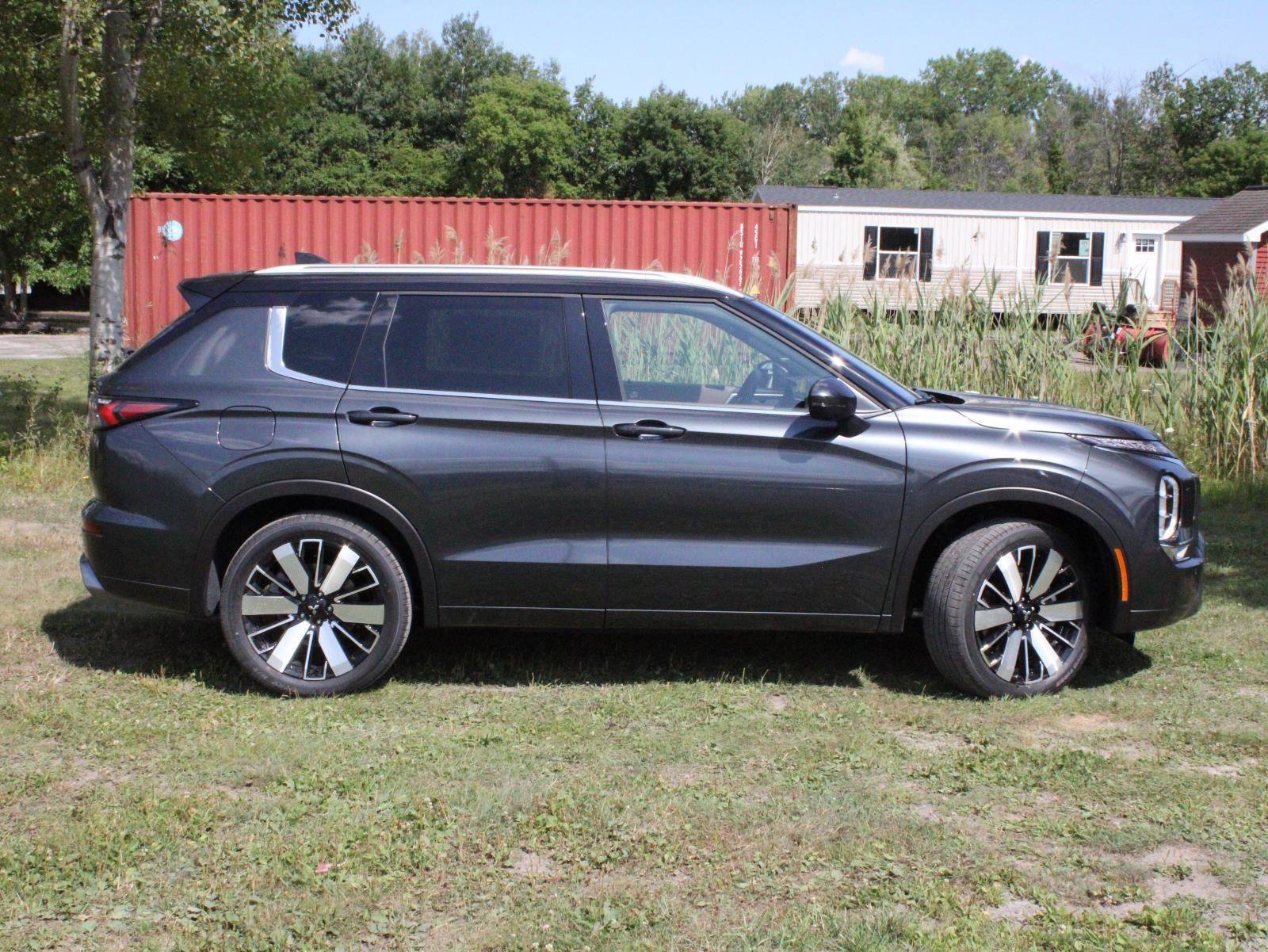 New 2025 Mitsubishi Outlander SEL image 11