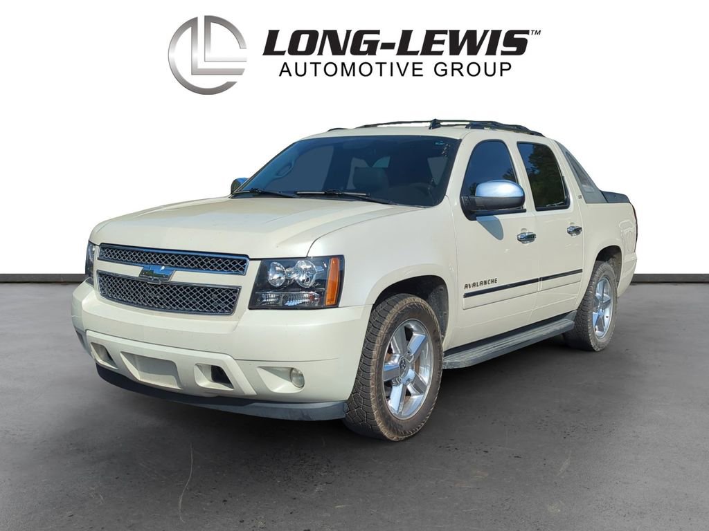 Used 2011 Chevrolet Avalanche LTZ image 1
