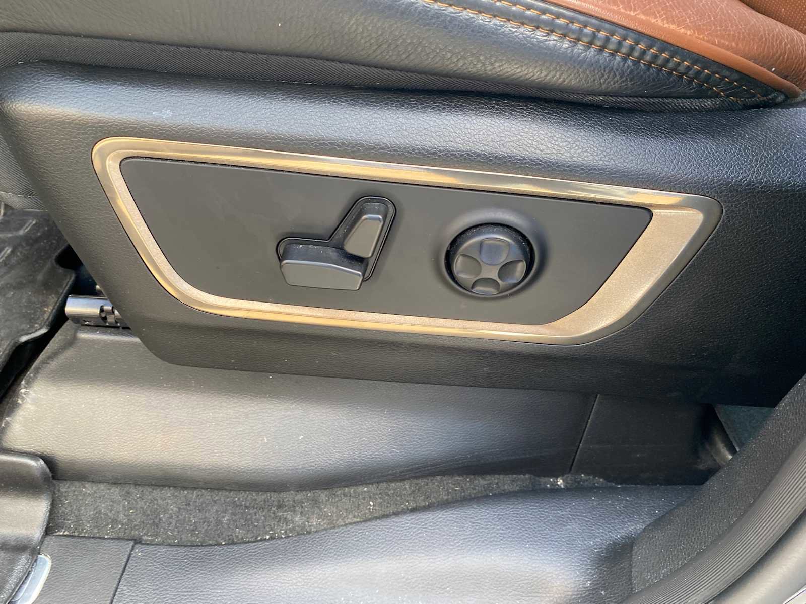 Used 2021 RAM 1500 Limited AWD/4WD image 18