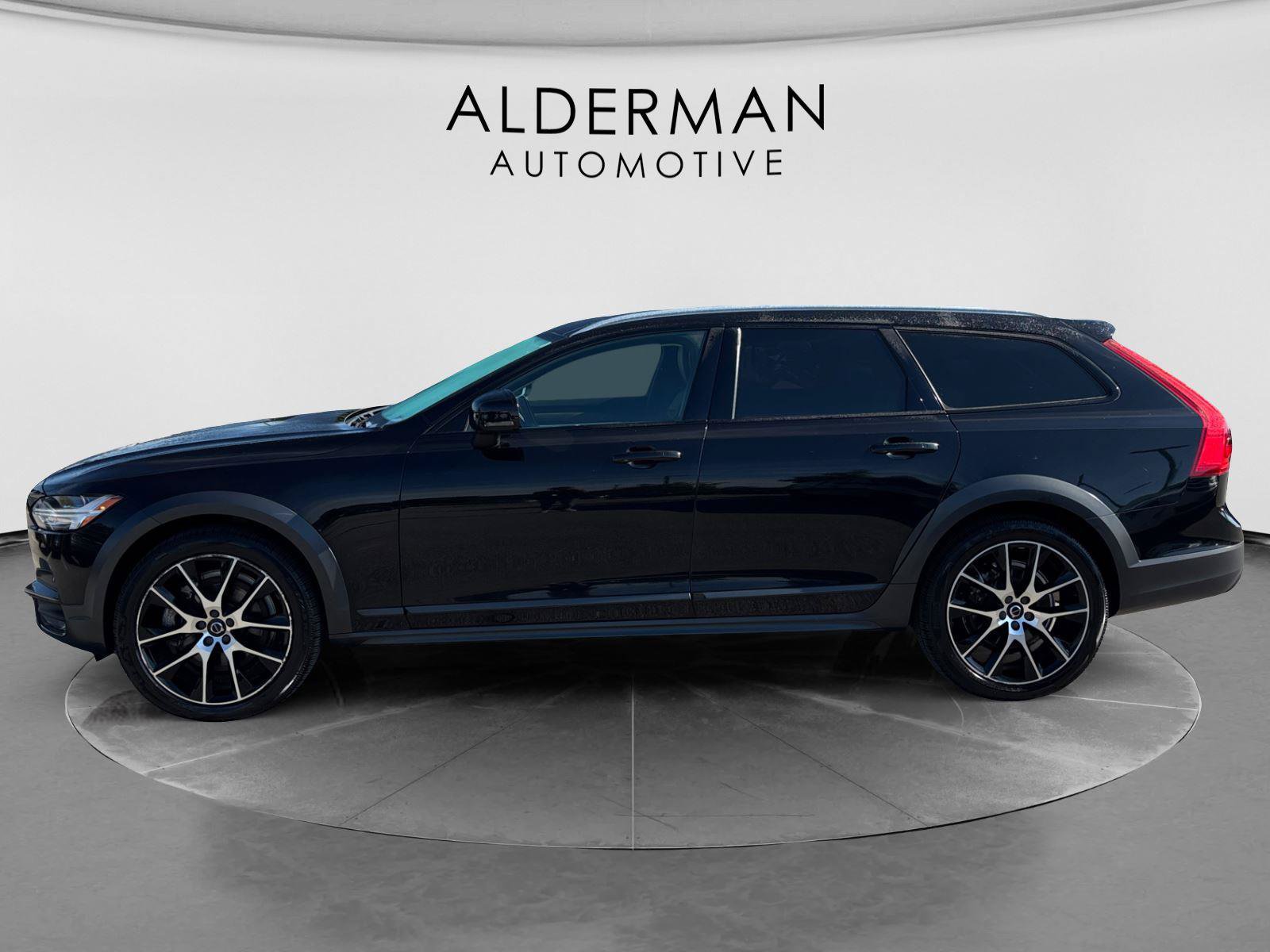 Used 2020 Volvo V90 T6 Cross Country AWD/4WD image 2