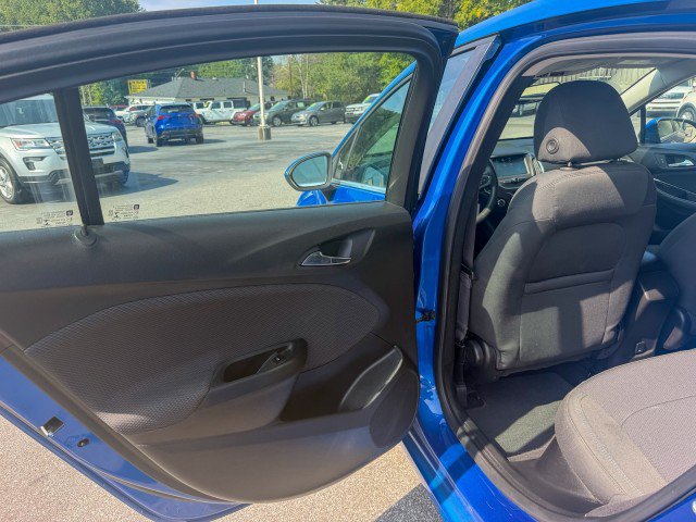 Used 2017 Chevrolet Cruze LT FWD image 15