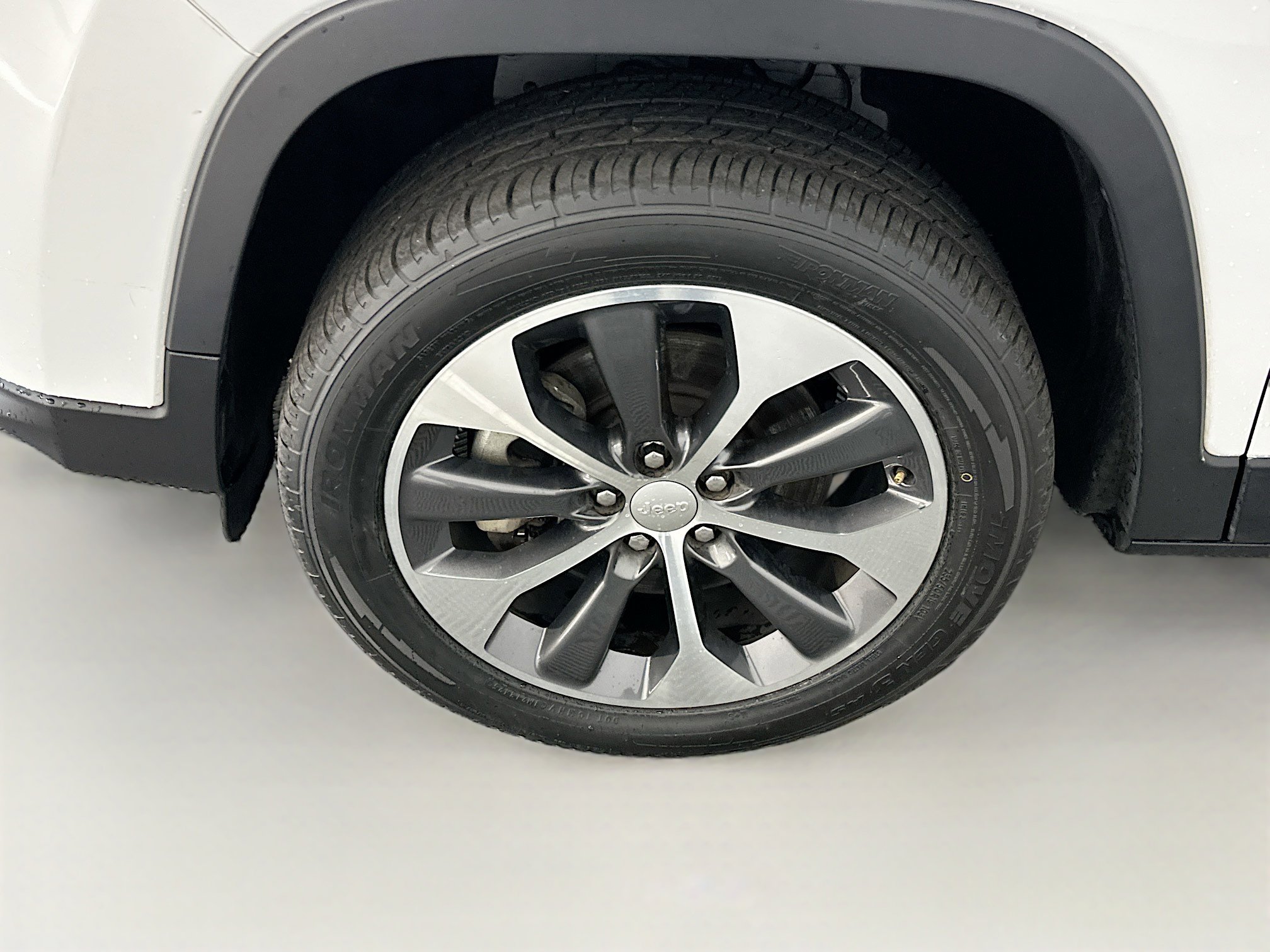 Used 2022 Jeep Cherokee Limited w/ Elite Package AWD/4WD image 11