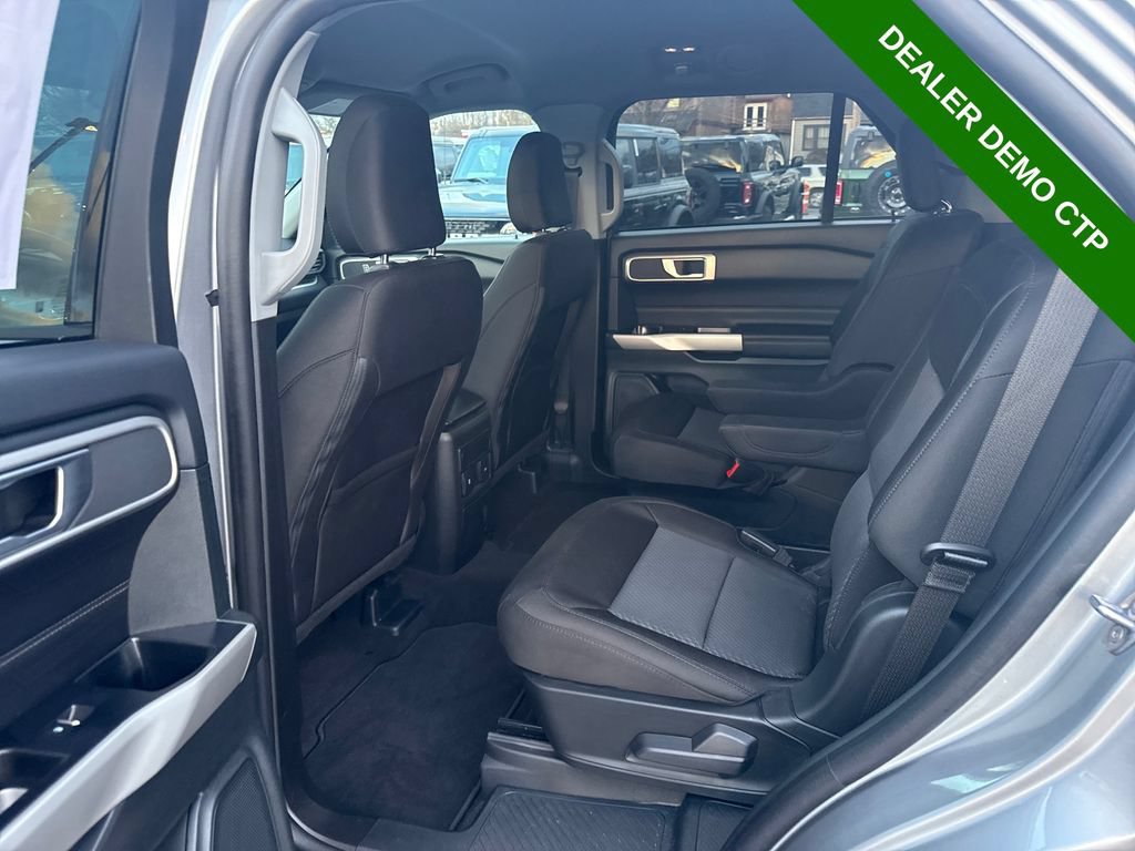 Used 2023 Ford Explorer XLT AWD/4WD image 13