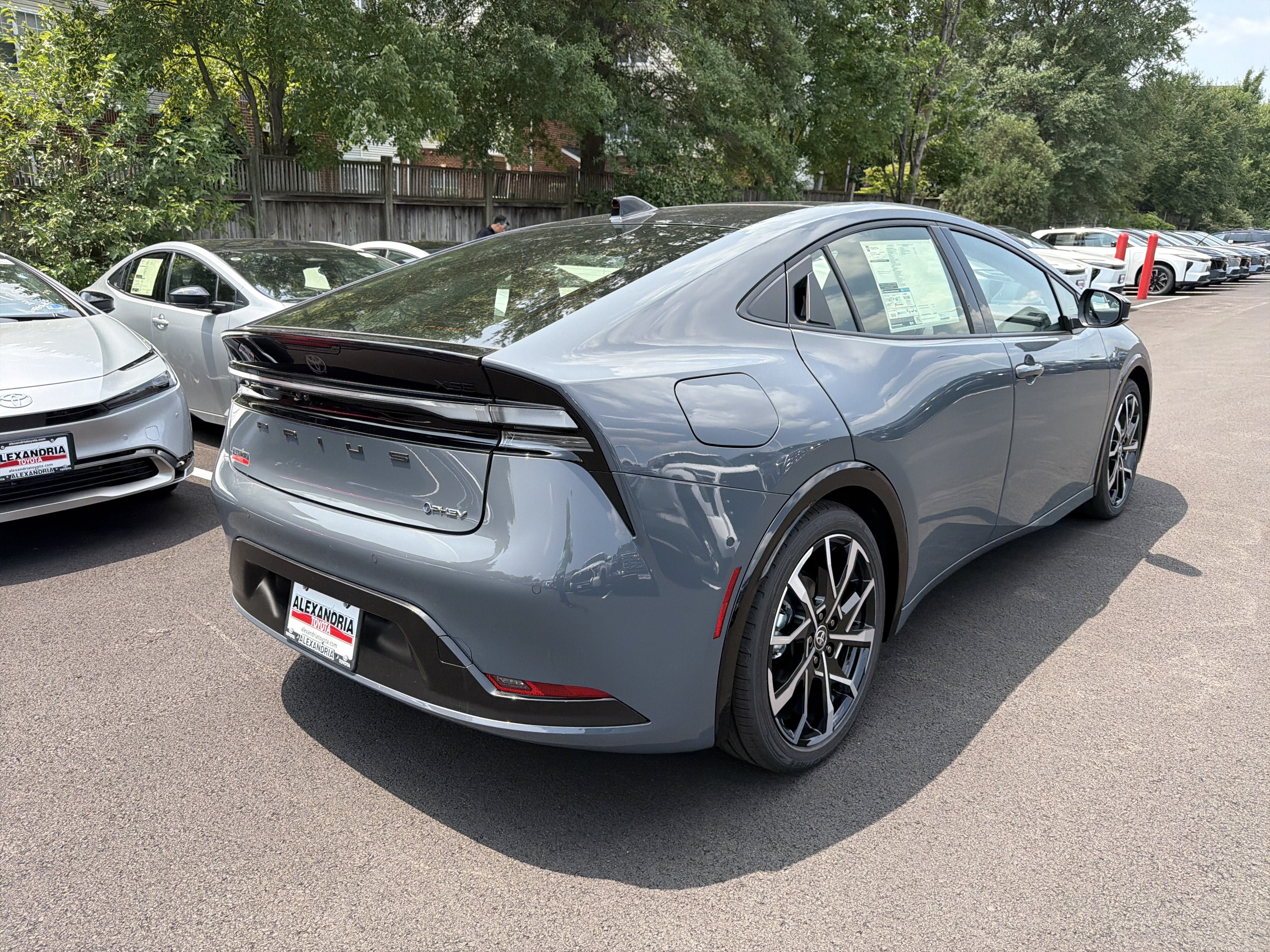 New 2026 Toyota Prius Plug-In Hybrid FWD image 4