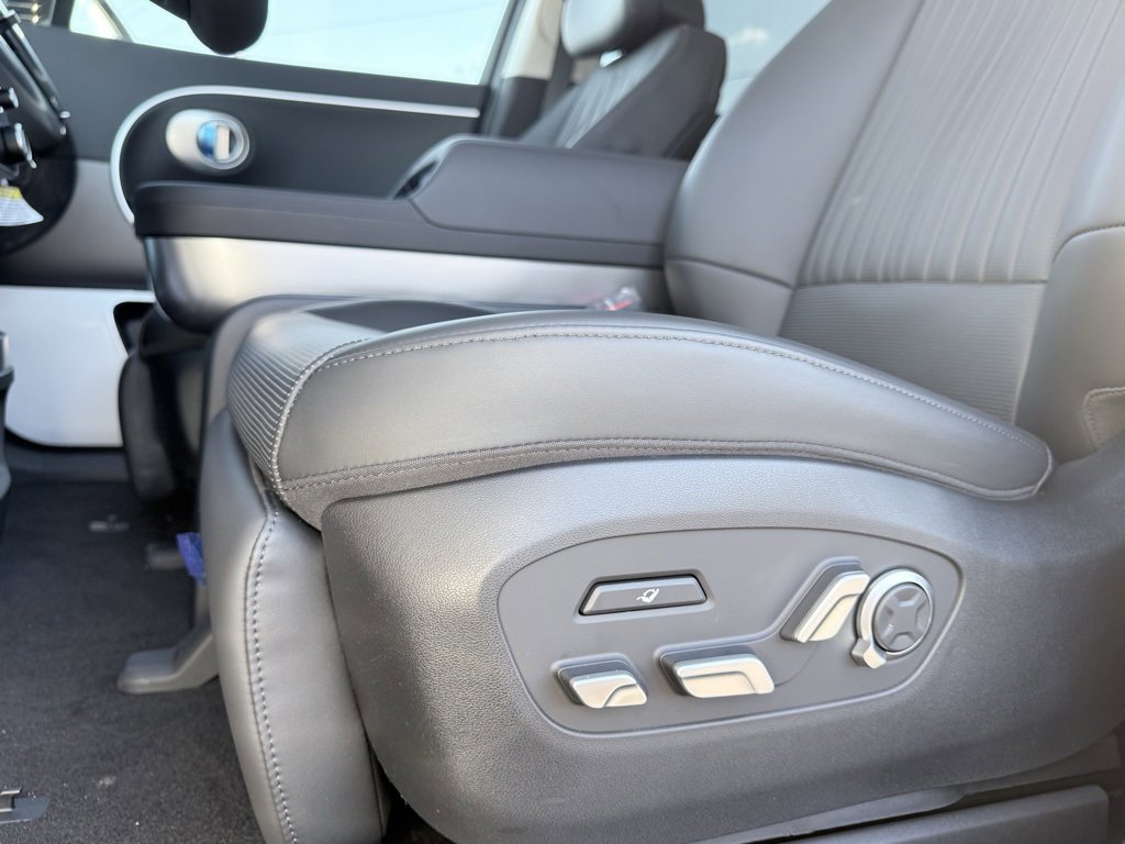 New 2026 Hyundai Ioniq 9 Calligraphy image 23