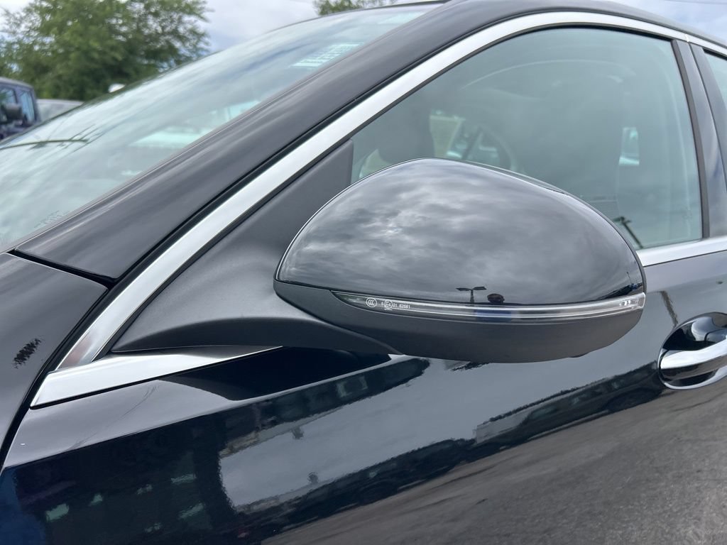 Used 2025 Mercedes-Benz C 300 Sedan image 17