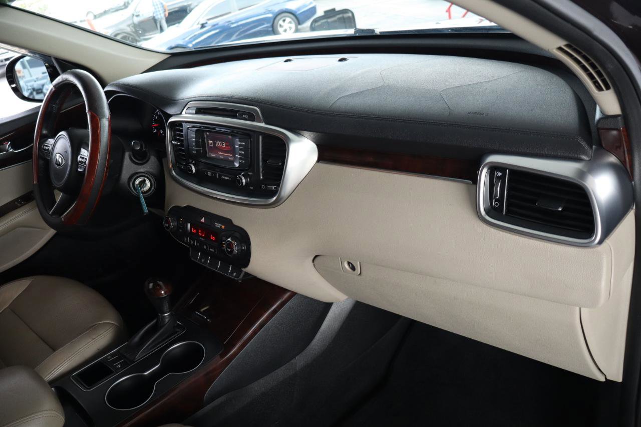 Used 2016 Kia Sorento EX image 37