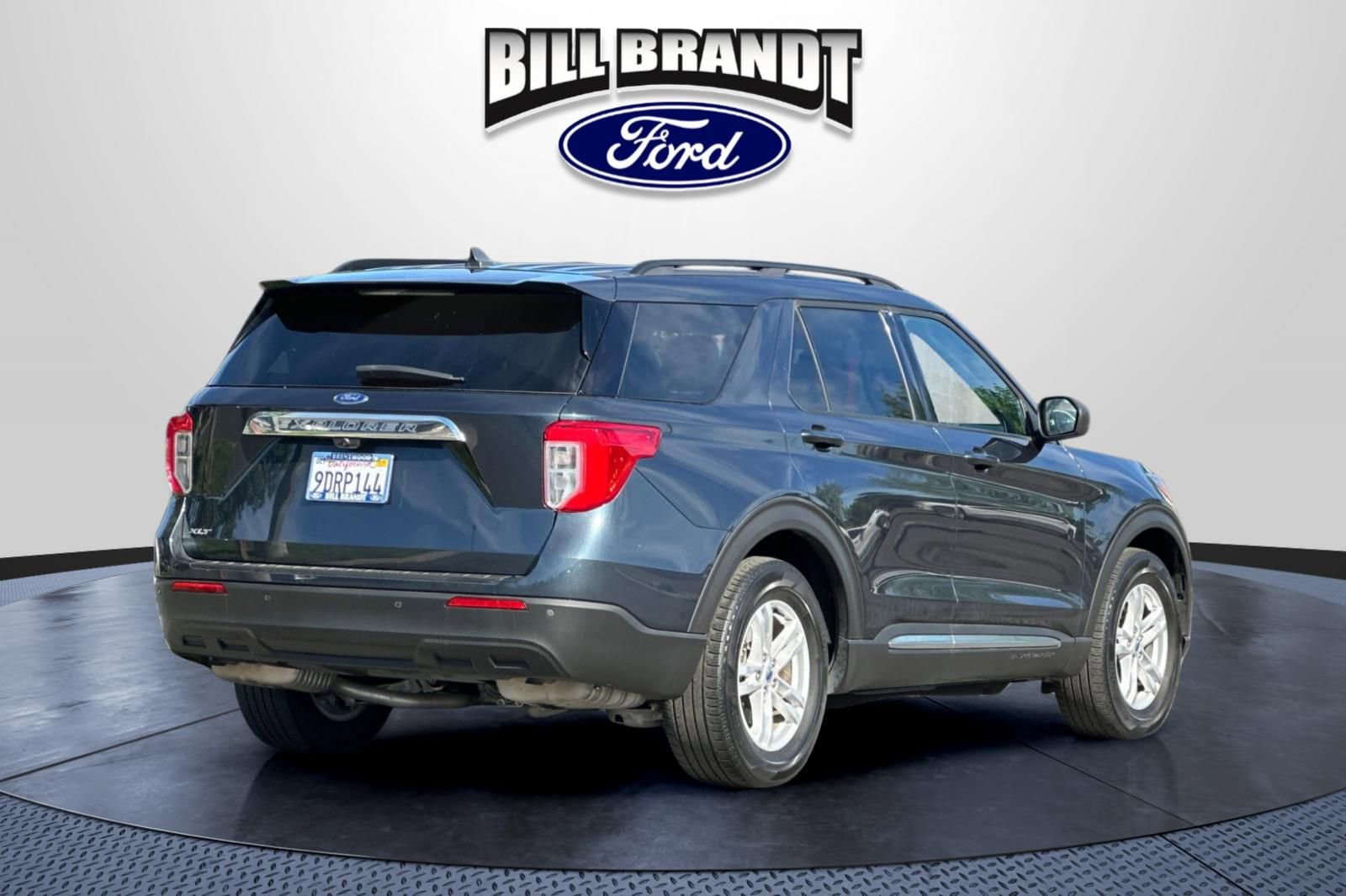 Certified 2022 Ford Explorer XLT RWD image 3