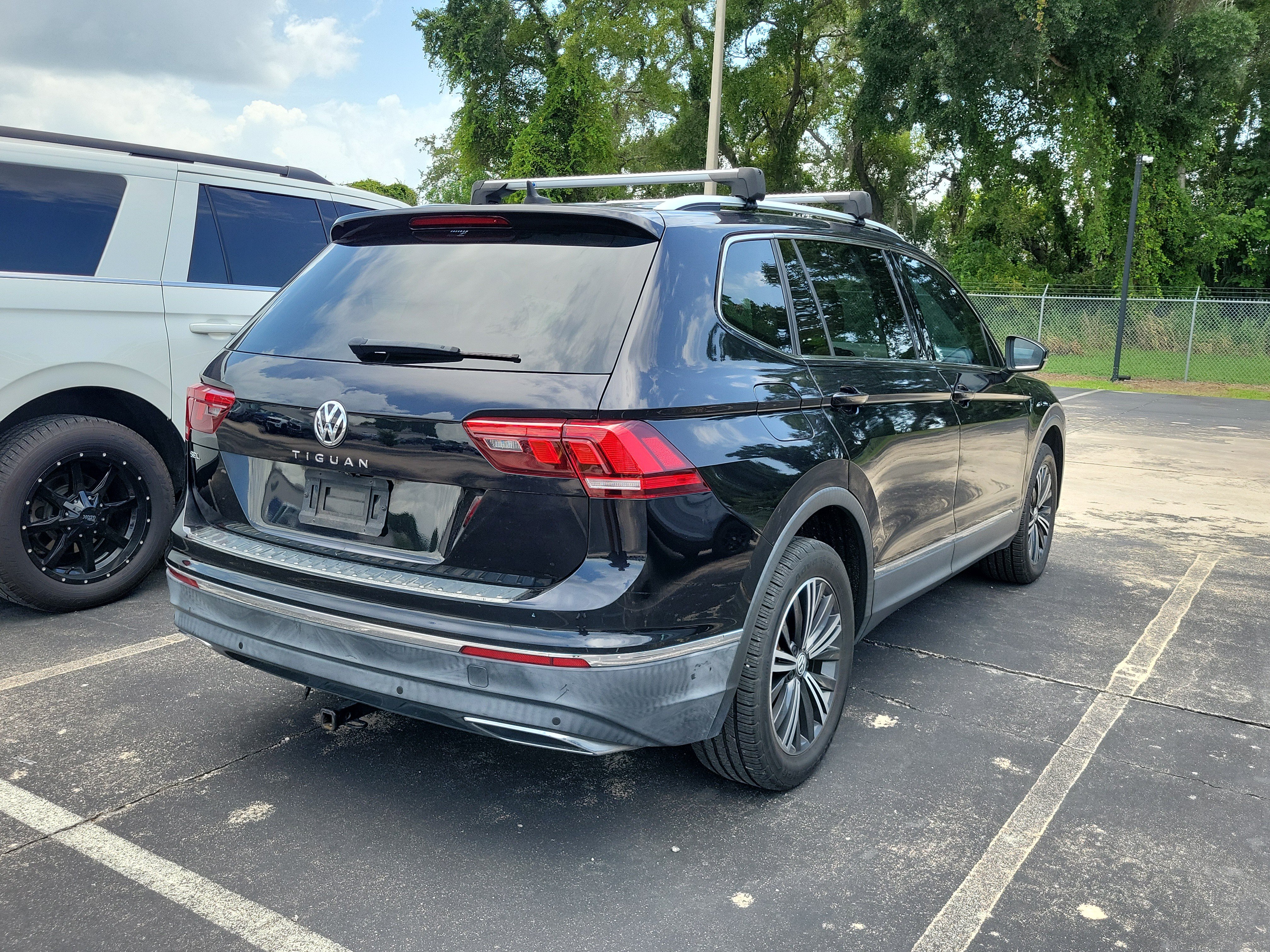 Used 2019 Volkswagen Tiguan SEL FWD image 5
