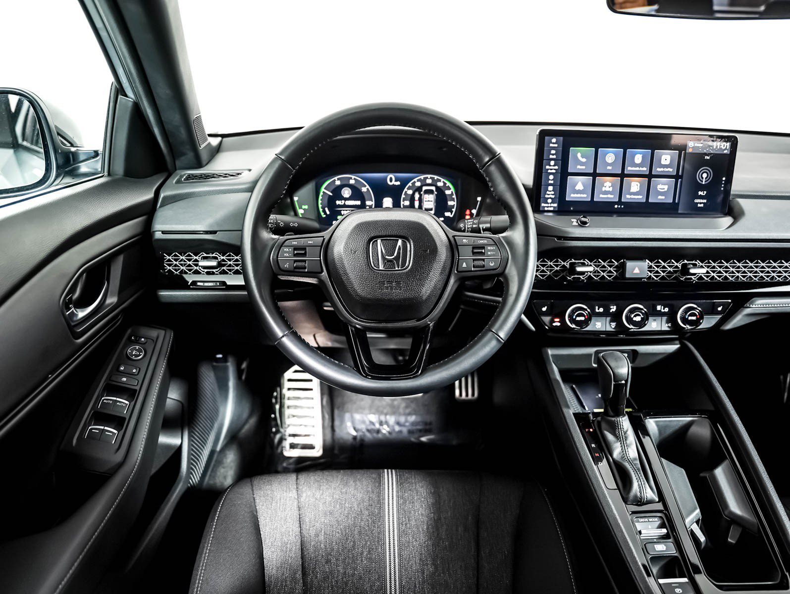 Used 2025 Honda Accord Sport image 11
