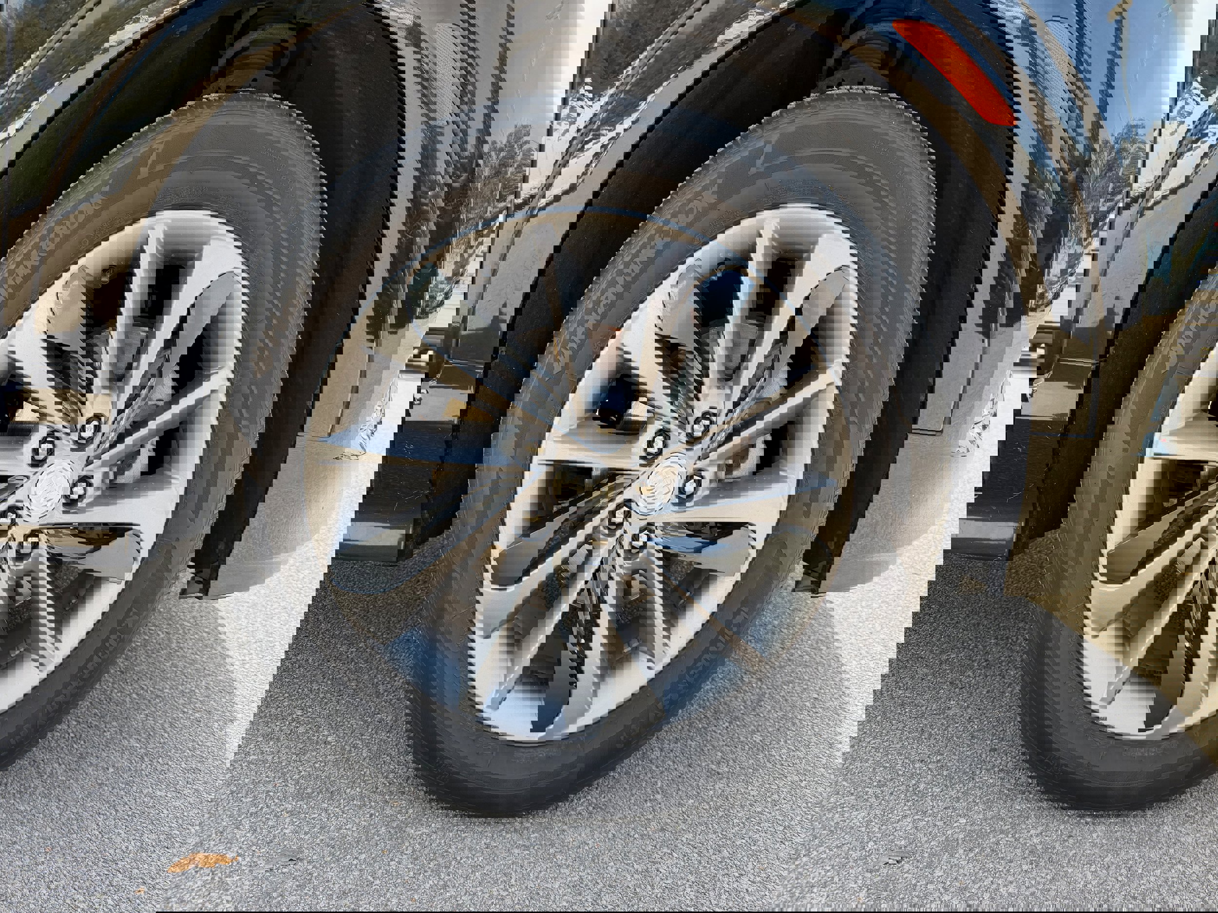 Used 2023 Buick Encore GX Select w/ Experience Buick Package image 9