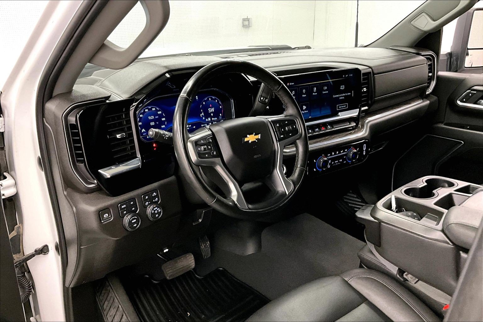 Used 2024 Chevrolet Silverado 3500 LTZ AWD/4WD image 16