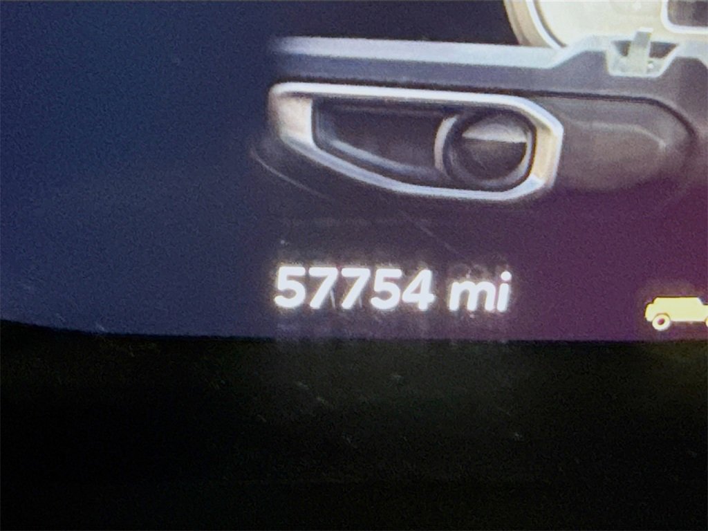 Used 2018 Jeep Wrangler Unlimited Sahara image 5