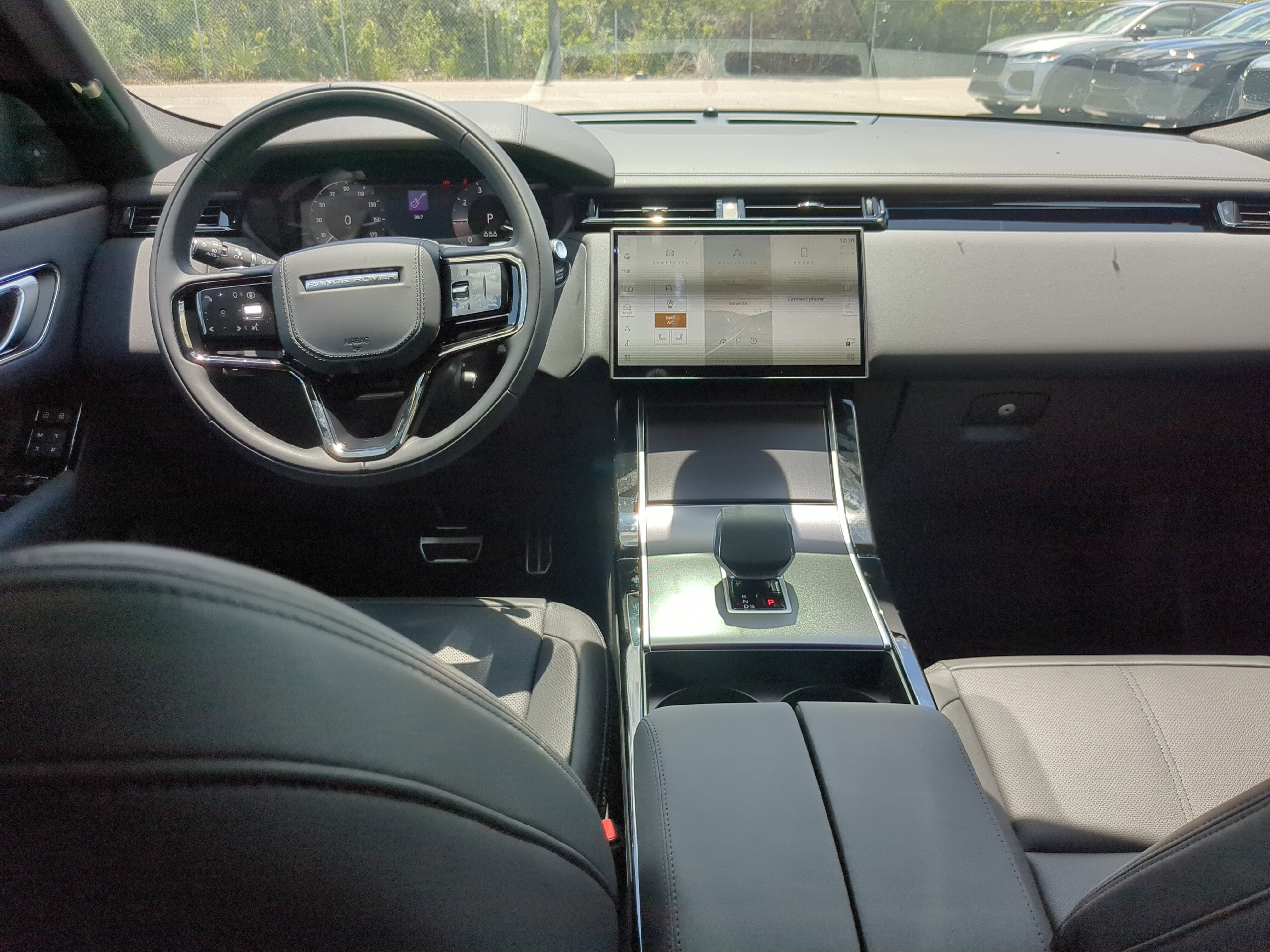 New 2026 Land Rover Range Rover Velar Dynamic SE image 13