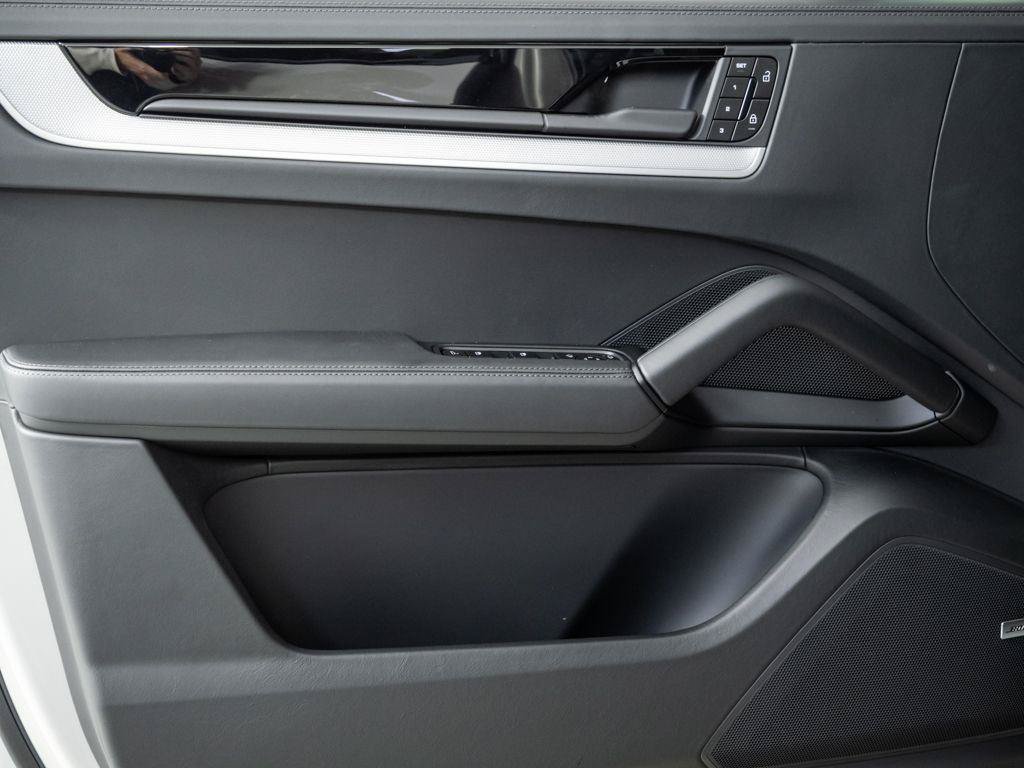 New 2026 Porsche Cayenne AWD/4WD image 6