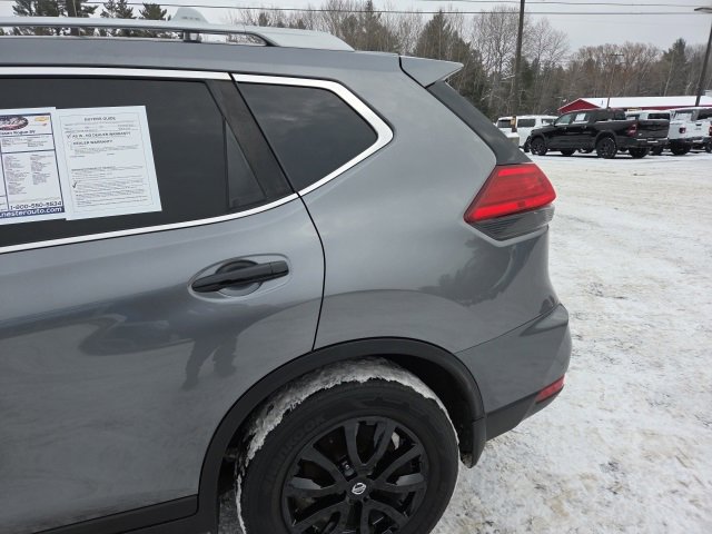 Used 2017 Nissan Rogue SV image 33