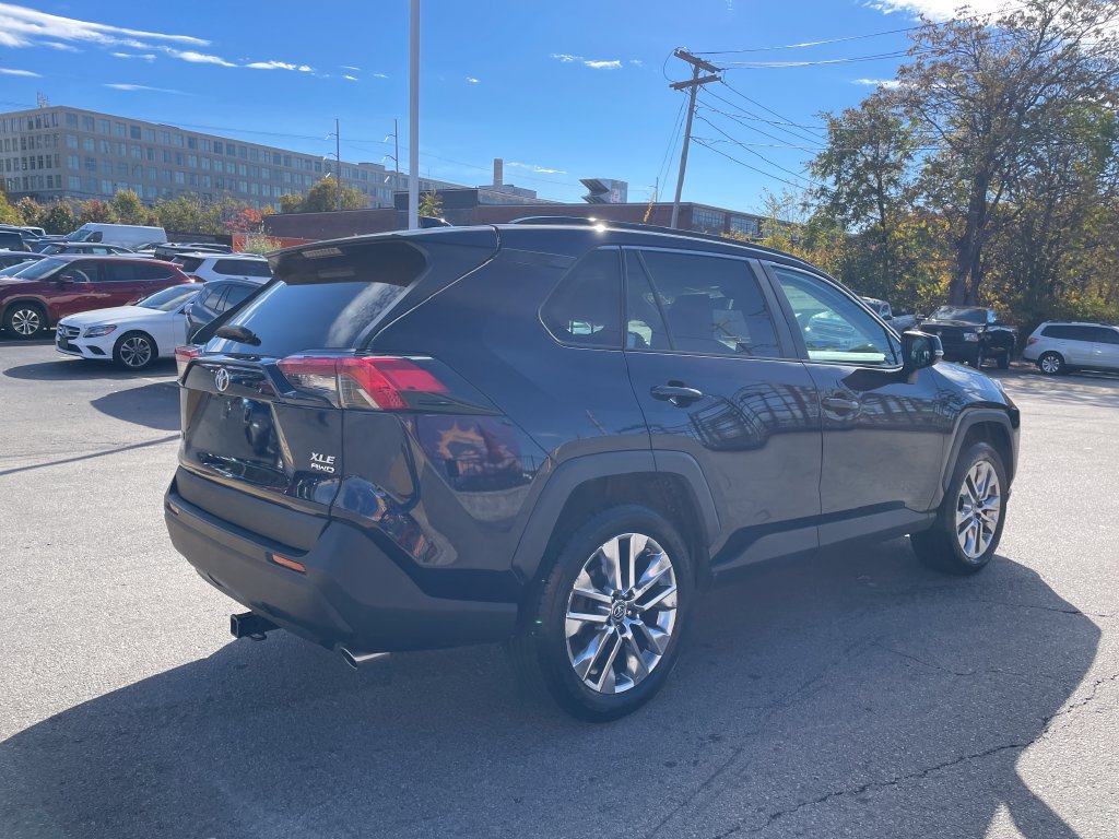 Used 2019 Toyota RAV4 XLE Premium AWD/4WD image 5