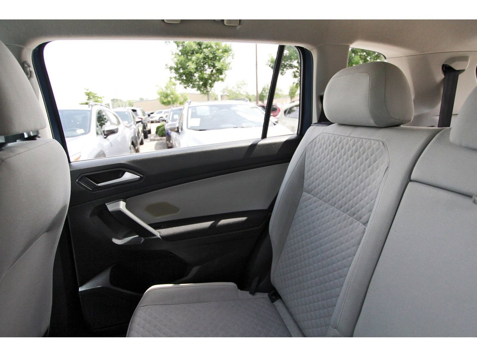Used 2018 Volkswagen Tiguan S FWD image 11