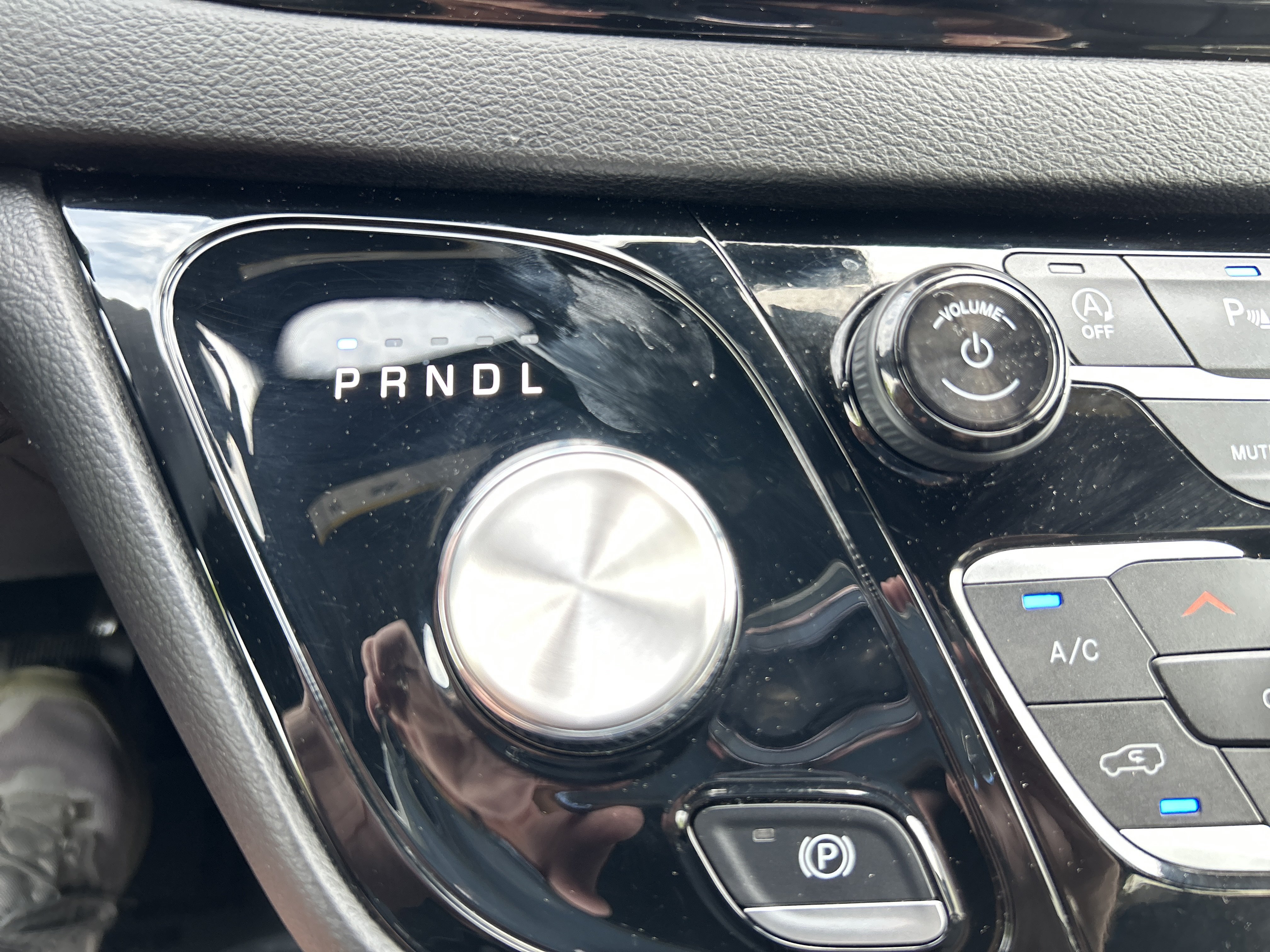 Used 2025 Chrysler Pacifica Select FWD image 25