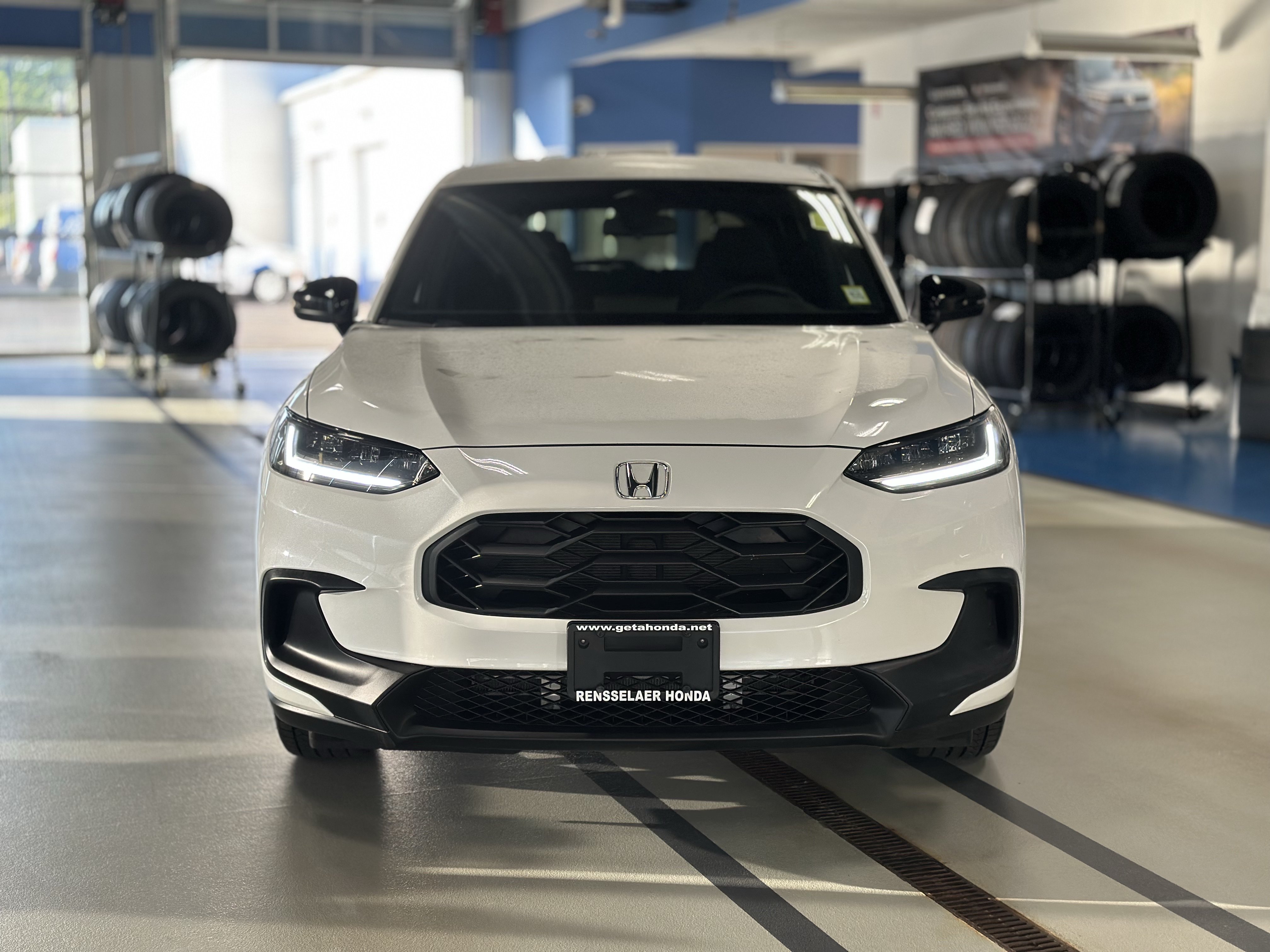 Used 2024 Honda HR-V Sport image 2