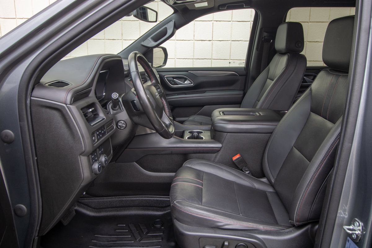 Used 2022 Chevrolet Suburban RST w/ Luxury Package AWD/4WD image 14