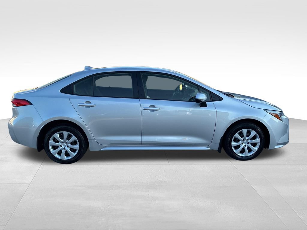 Used 2025 Toyota Corolla LE FWD image 7